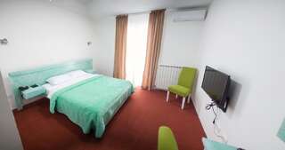 Отель Hotel Serdar Мойковац Улучшенный двухместный номер с 1 кроватью-1