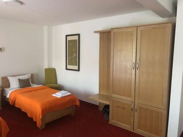 Отель Hotel Serdar Мойковац-12