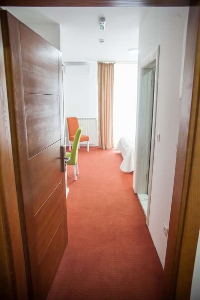 Отель Hotel Serdar Мойковац-27